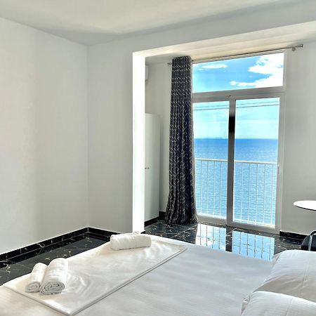 Redi'S Seaview Apartments Sarande Ngoại thất bức ảnh