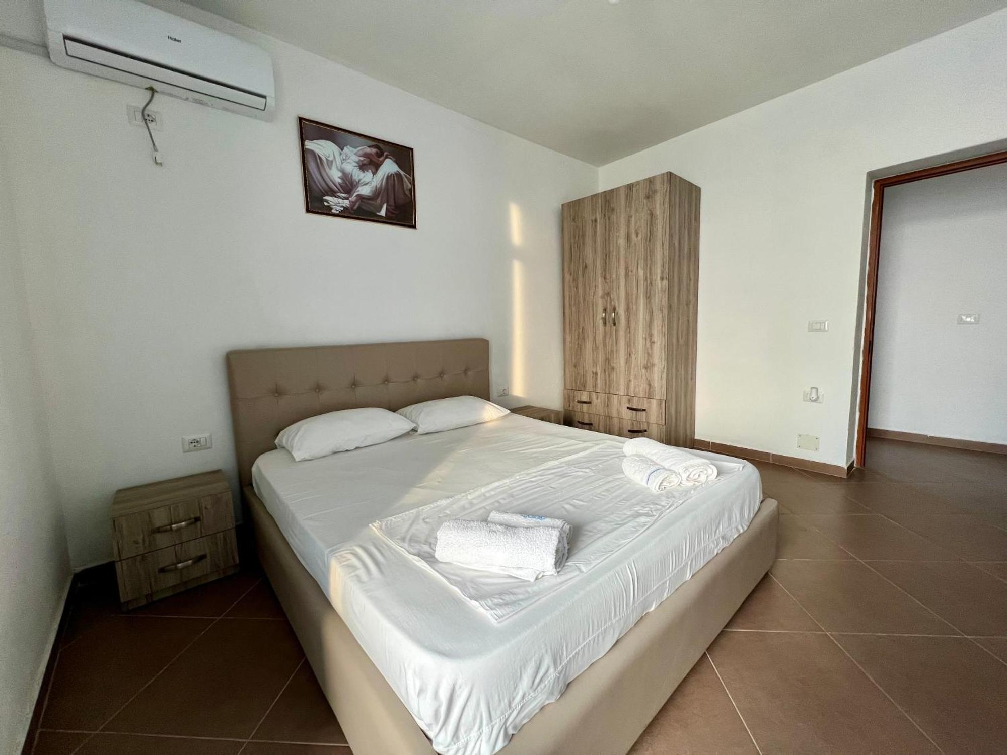 Redi'S Seaview Apartments Sarande Ngoại thất bức ảnh