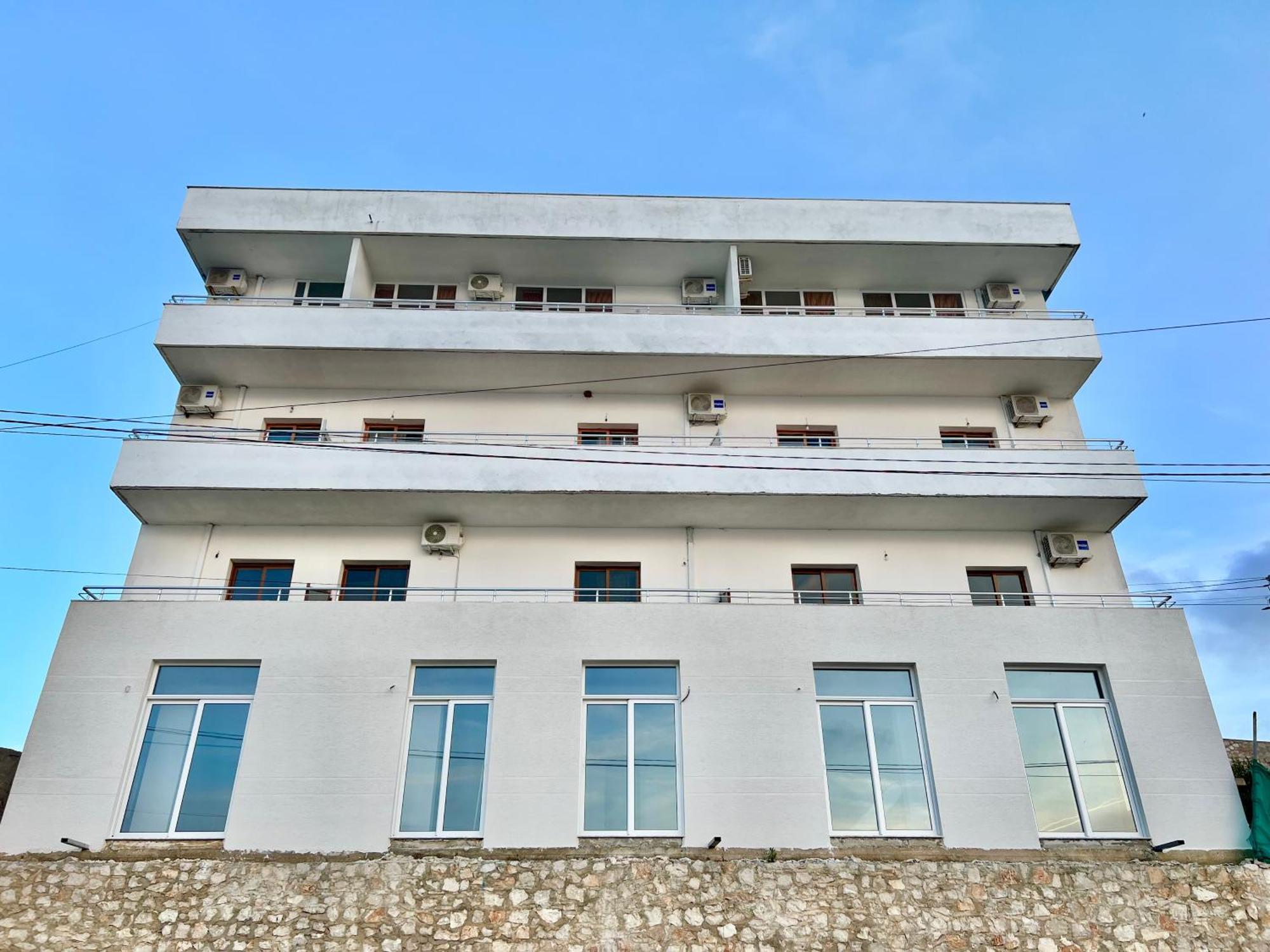 Redi'S Seaview Apartments Sarande Ngoại thất bức ảnh