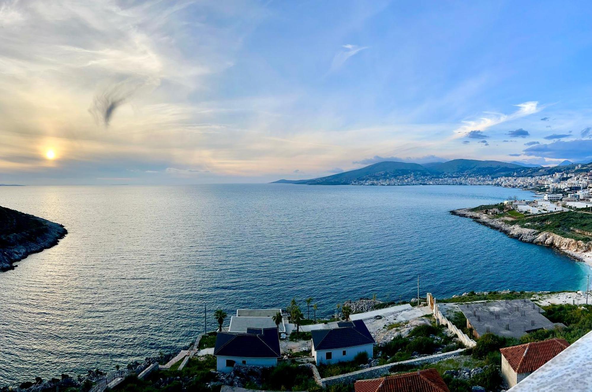 Redi'S Seaview Apartments Sarande Ngoại thất bức ảnh
