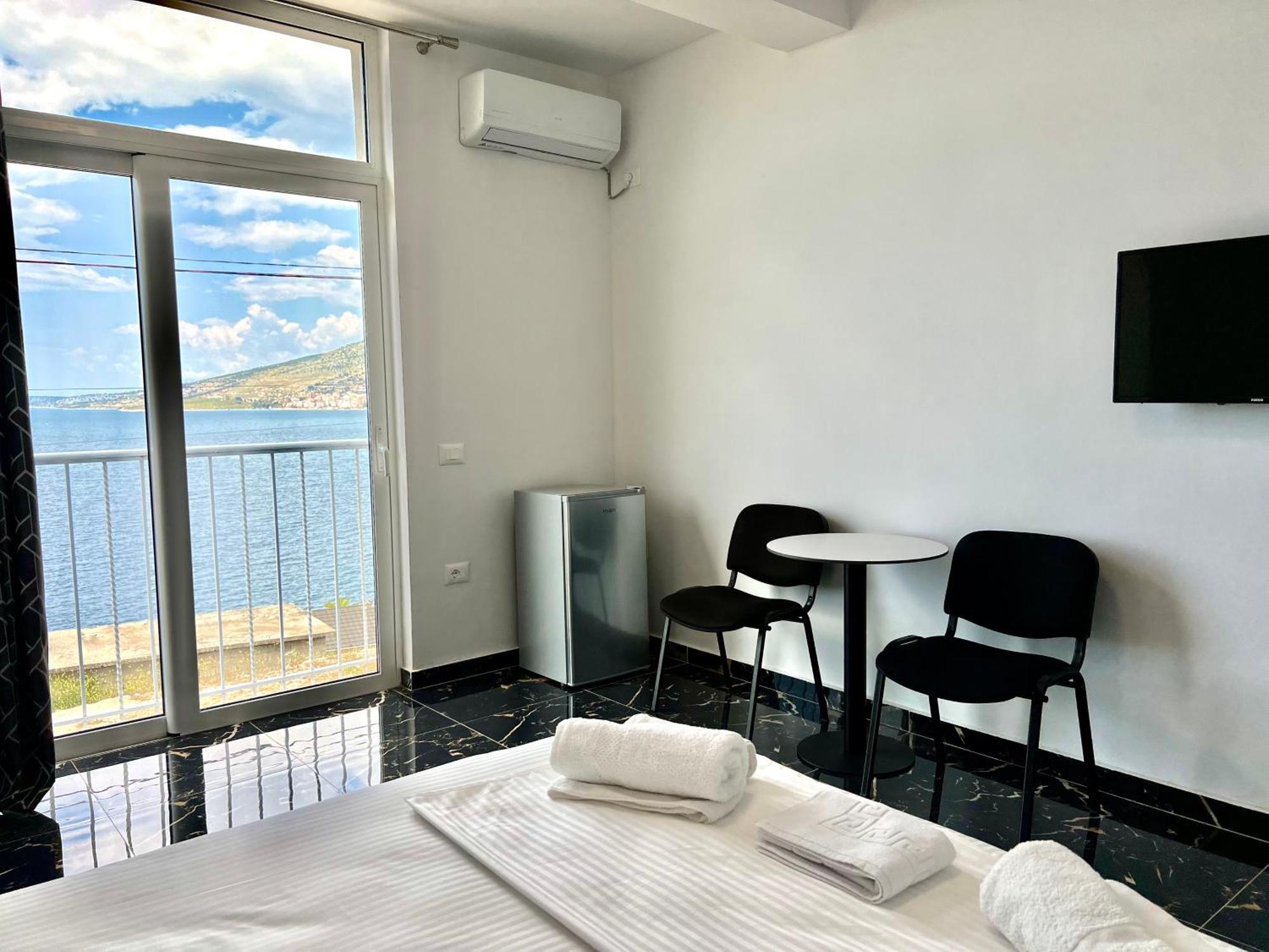Redi'S Seaview Apartments Sarande Ngoại thất bức ảnh