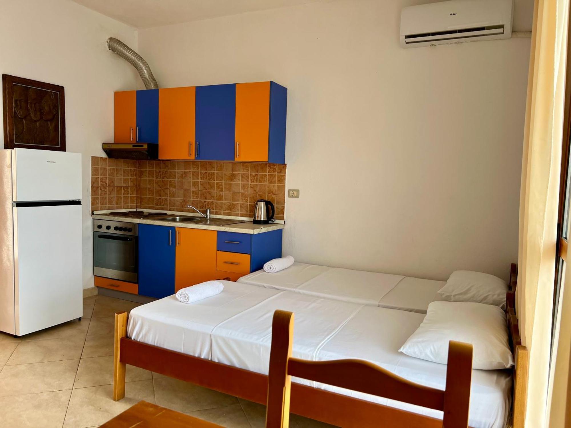 Redi'S Seaview Apartments Sarande Ngoại thất bức ảnh