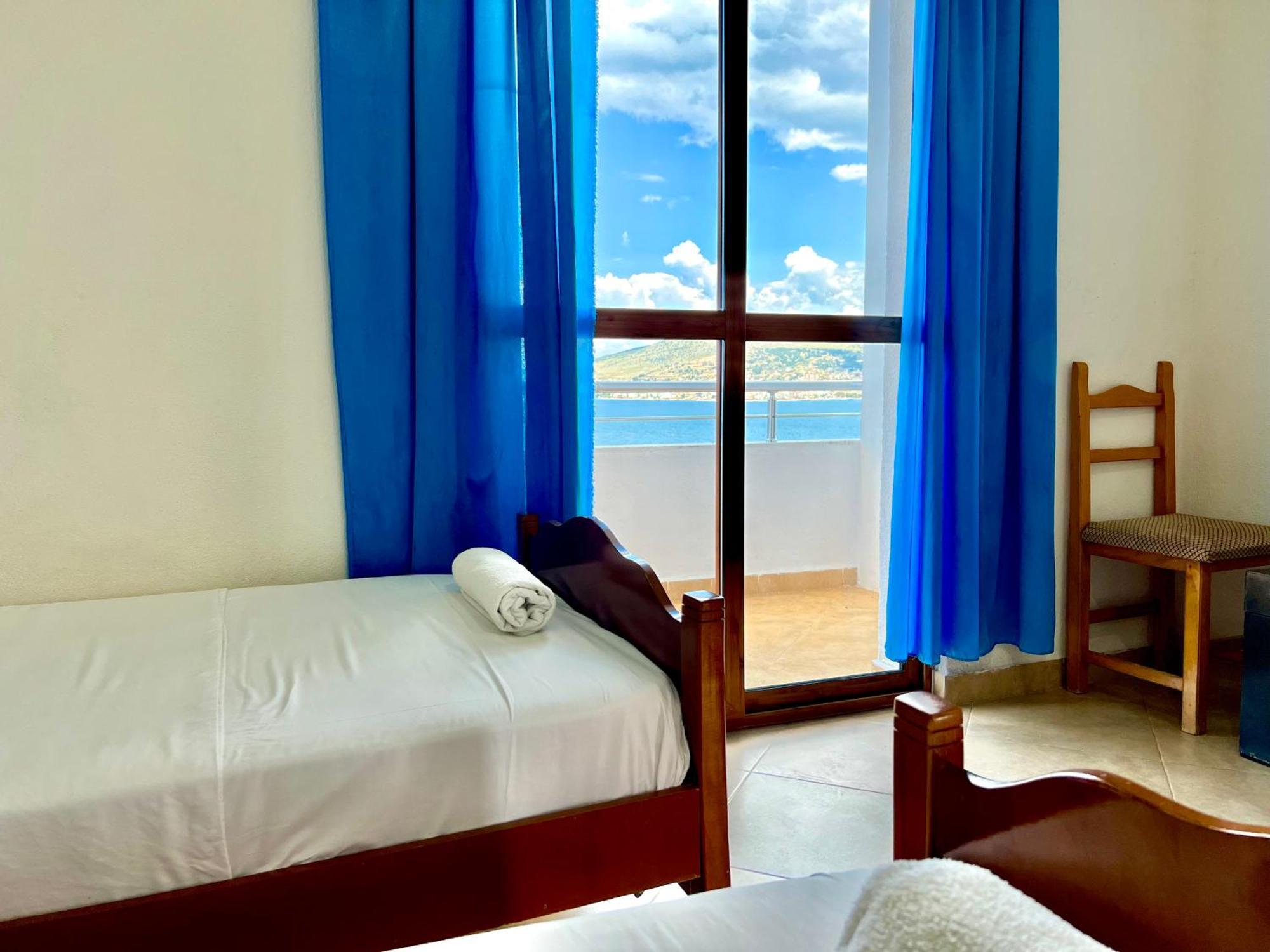 Redi'S Seaview Apartments Sarande Ngoại thất bức ảnh